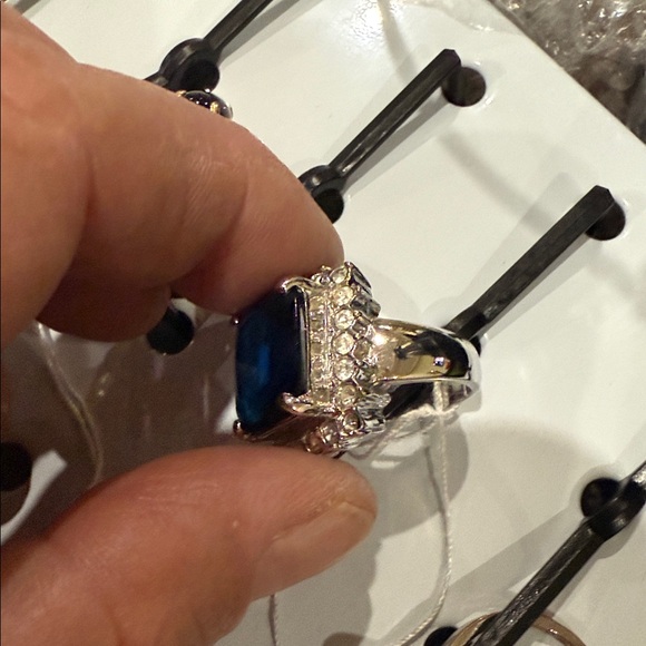 Elegant Blue and Silver Women's Ring - Picture 2 of 2